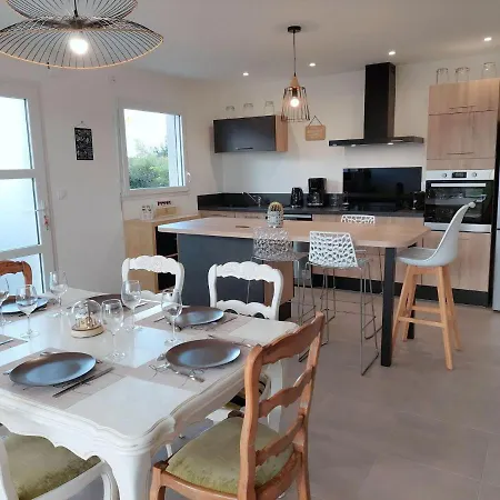 Single Storey In Holiday home Cleder